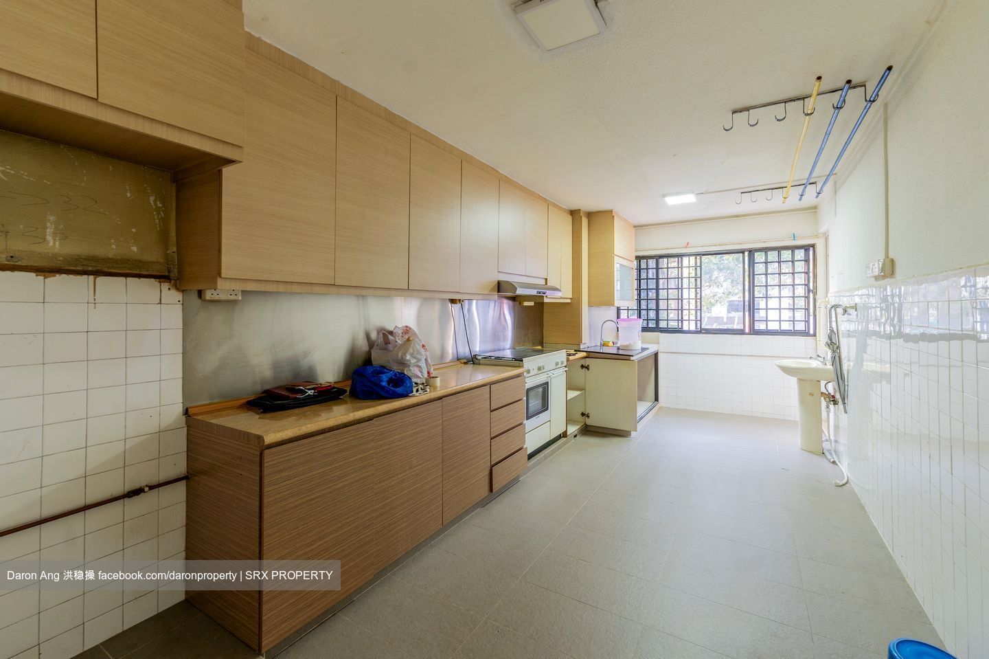 Blk 214 Bedok Town Centre (Bedok), HDB 3 Rooms #612614041